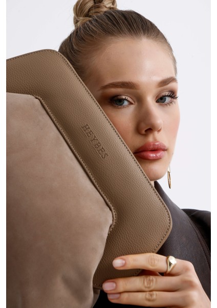 Kadın Vizon Deri Detaylı Süet Clutch El Çantası fiyatları