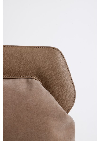 Kadın Vizon Deri Detaylı Süet Clutch El Çantası