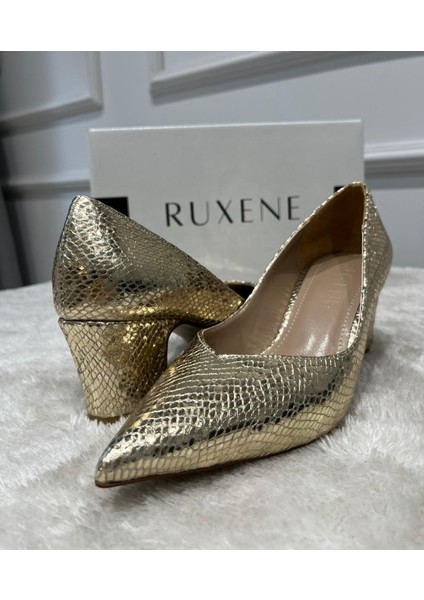 Dora Gold - Gümüş Yılan Derisi Desenli Kalın Topuklu 5 cm Sivri Burun Topuklu Ayakkabı