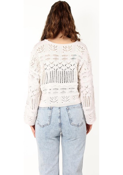 01581 Kabartma Desenli Ponponlu Hırka modelleri