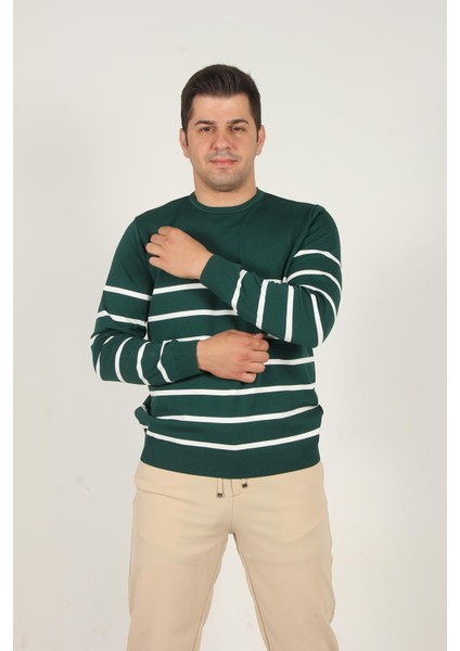 3004 O Yaka Çizgili Kazak