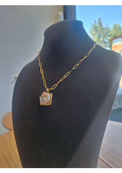 Mineli Inci Detaylı Gold Zincir Kolye – Çiçek ve Yaprak Tasarım fırsatları