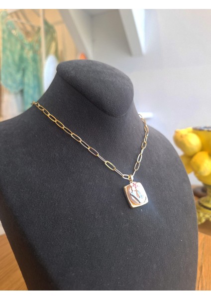 Mineli Inci Detaylı Gold Zincir Kolye – Çiçek ve Yaprak Tasarım indirimleri