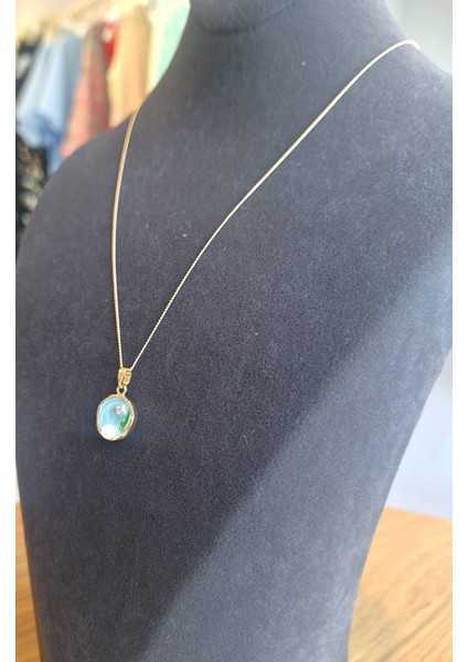 Mineli Inci Detaylı Zarif Gold Kolye – Mavi Yuvarlak Çerçeveli Tasarım indirimleri