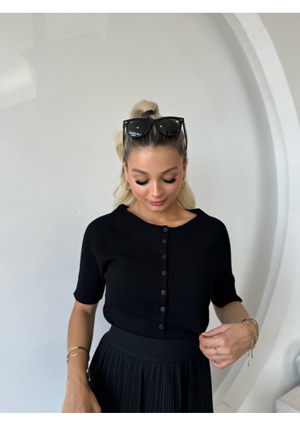 Siyah Açık Bisiklet Yaka Düğmeli Ince Triko Hırka fiyatları