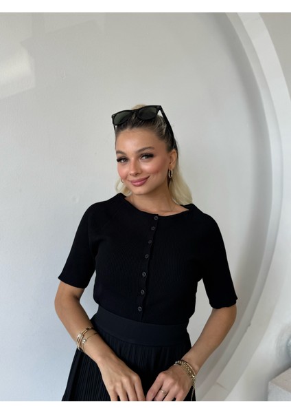 Siyah Açık Bisiklet Yaka Düğmeli Ince Triko Hırka modelleri