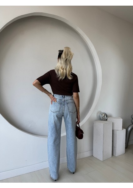 Açık Mavi Yıkamalı Mom Jean fırsatları