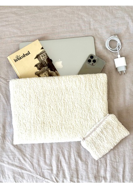 13, 14, 15, 16 inc Laptop Çantası Ekru Tedy Peluş Kumaş, Yumuşak Bilgisayar Kılıfı, % 100 Pamuklu Kalpli Astarlı iç yüzey ,Fermuarlı Notebook Çantası, Kapitoneli Koruyucu Laptop Kılıfı fırsatları