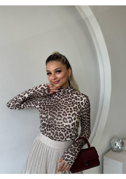 Leopar Desen Boğazlı Uzun Kol Bluz fırsatları