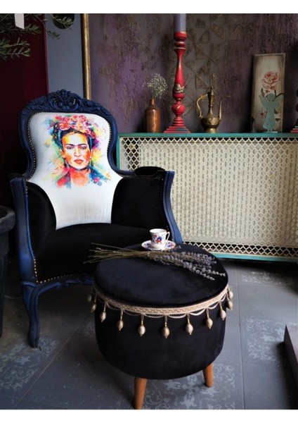 Siyah Kadife Kumaştan Ahşap Ayaklı Vintage Puf