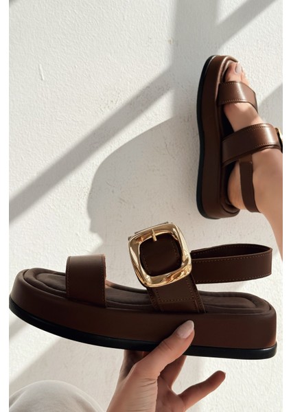 Sowensa Mat Deri Toka Detaylı Kadın Sandalet Kahverengi fırsatları