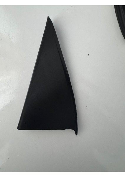 Vectra B Arka Sağ Iç Üçgen Köşebent