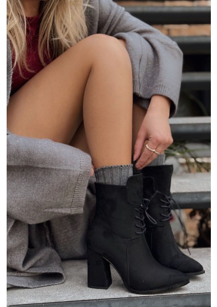 Welanx Süet Bağcık Detaylı Siyah Topuklu Bot