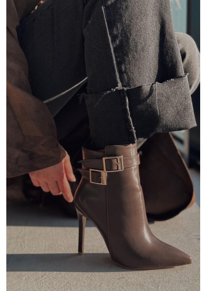 Traxes Mat Deri Toka Detaylı Acı Kahve Kadın Bot