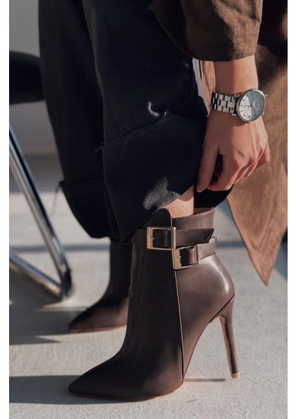 Traxes Mat Deri Toka Detaylı Acı Kahve Kadın Bot fırsatları