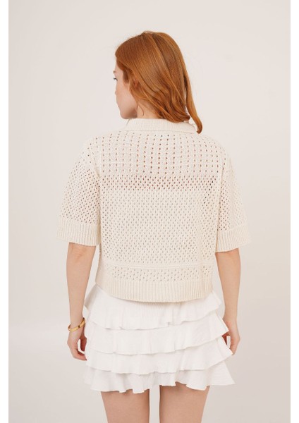 Beyaz Triko Örme Polo Yaka Kısa Kollu Kısa Ajurlu Delikli T-Shirt fiyatları