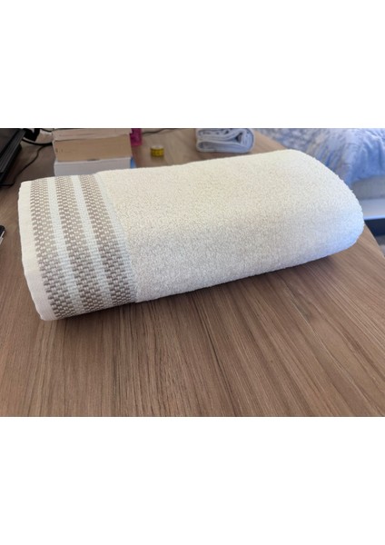 Goldroom %100 Pamuklu 70*140 Şık ve Sade Beden Havlusu fiyatları