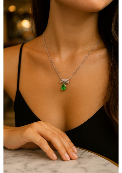 Damla Zümrüt Papyon Gümüş Kolye