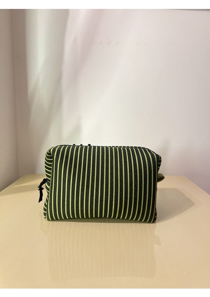 El Yapımı Boncuk İşlemeli Organizer Çanta - Neopren Kumaş - Fermuarlı - Çok amaçlı -Makyaj / Kalemlik / Seyahat Çantası (20x11x11 cm) - Geniş Boy fiyatları