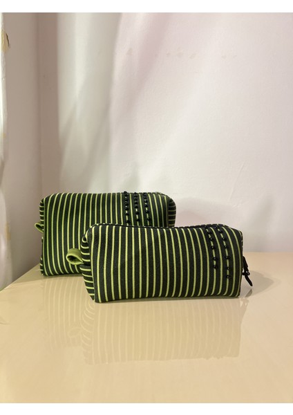 El Yapımı Boncuk İşlemeli Organizer Çanta - Neopren Kumaş - Fermuarlı - Çok amaçlı -Makyaj / Kalemlik / Seyahat Çantası (20x11x11 cm) - Geniş Boy modelleri