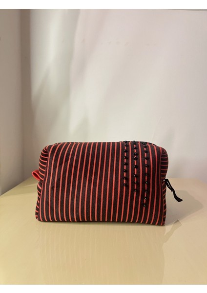El Yapımı Boncuk İşlemeli Organizer Çanta - Neopren Kumaş - Fermuarlı - Çok amaçlı -Makyaj / Kalemlik / Seyahat Çantası (20x11x11 cm) - Geniş Boy
