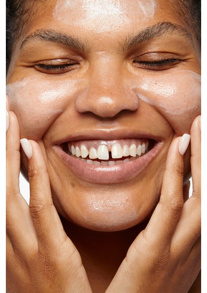 Anti-Blemish Solutions Sivilce Karşıtı Günlük Bakım Seti indirimleri