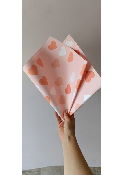Pembe Kalpli Çiçek Ambalaj Kağıdı 5’li – Romantik ve Şık Tasarım