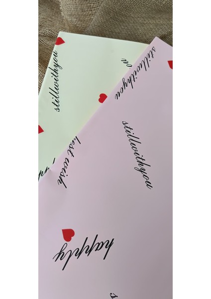 Sevgi Dolu Notlar Temalı 10’lu Çiçek Ambalaj Kağıdı – Krem & Pembe modelleri