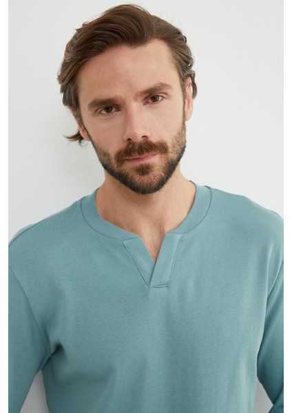 Basic V Yaka Ribanalı Body indirimleri