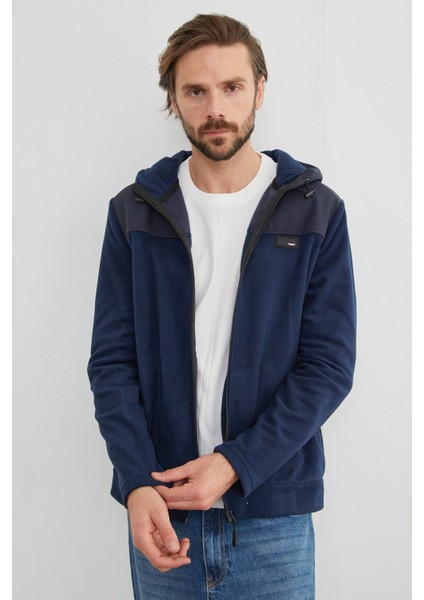 Armalı Kapüşonlu Fermuarlı Polar Ceket fırsatları