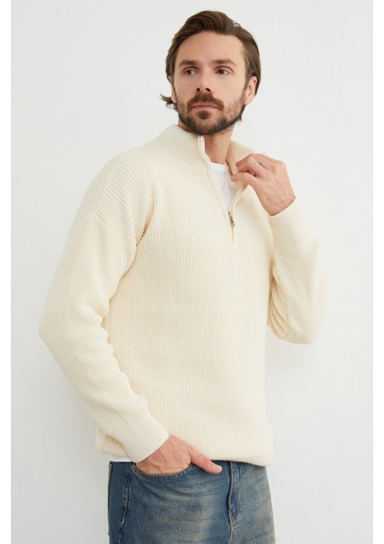 Yarım Fermuarlı Dik Yaka Kazak