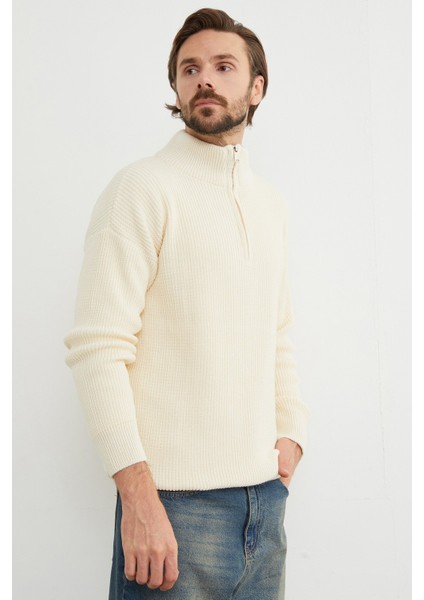 Yarım Fermuarlı Dik Yaka Kazak