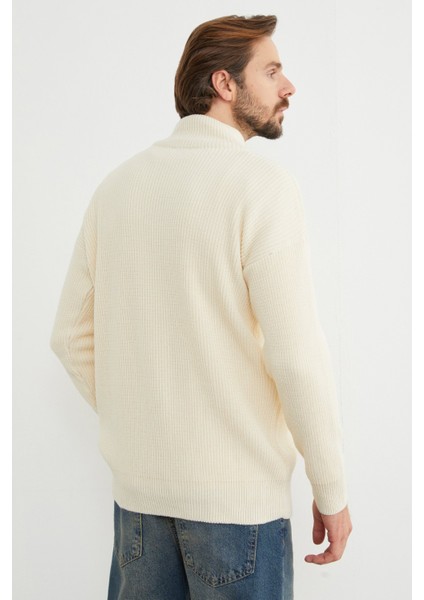 Yarım Fermuarlı Dik Yaka Kazak