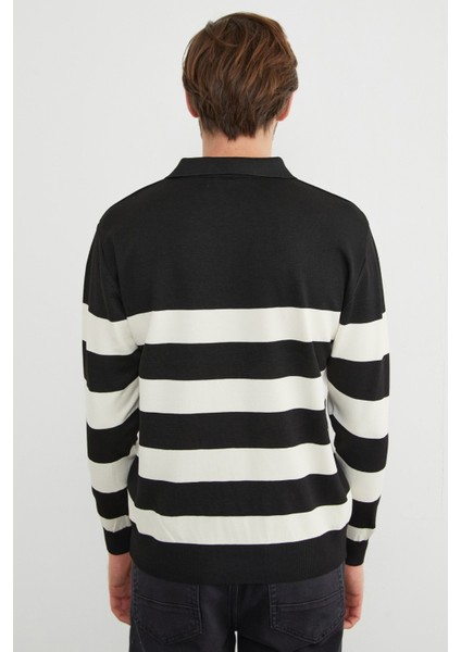Çizgili Yarım Fermuarlı Polo Yaka Triko Kazak