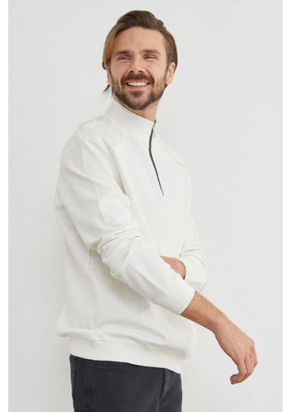 Dik Yaka Yarım Fermuarlı Sweatshirt indirimleri