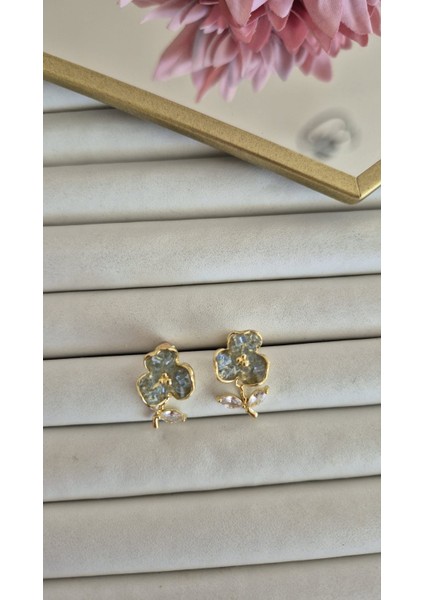 Gri Taşlı Mini Çiçek Küpe modelleri