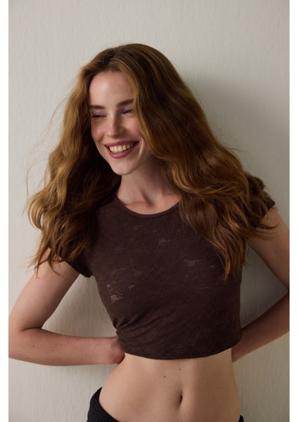 Kahverengi Bisiklet Yaka Dantelli Crop Üst fiyatları