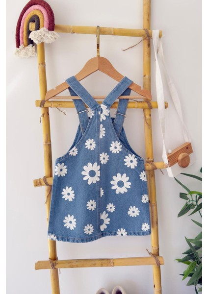 Önü Cepli Papatya Baskılı Detaylı Kot Kız çocuk jile - Açık Mavi fiyatları