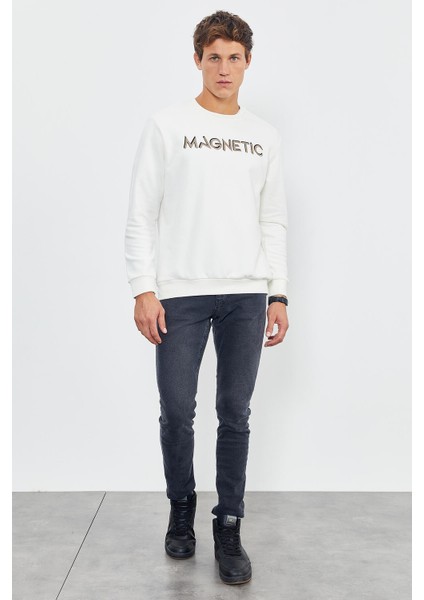 Ekru Yazı Nakışlı O Yaka Rahat Form İçi Polarlı Erkek Sweatshirt - 88020 fırsatları