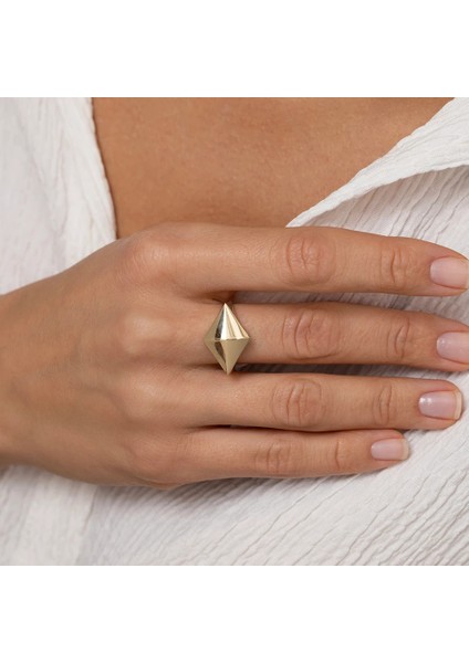 Üçgen Tasarım Altın Yüzük modelleri