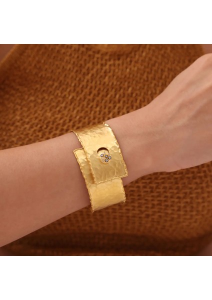 Nisera Mega Dövme Kelepçe