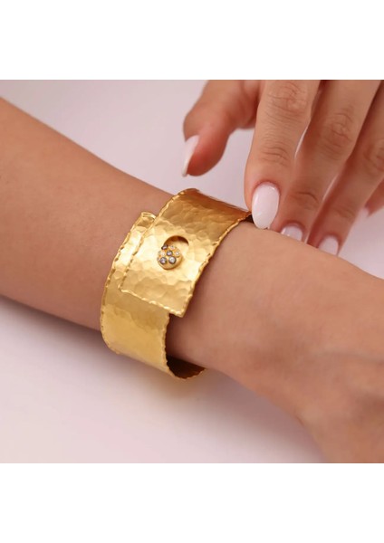 Nisera Mega Dövme Kelepçe