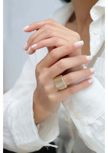 Nisera Luse Altın Yüzük