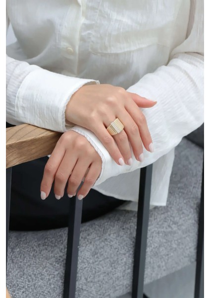 Nisera Luse Altın Yüzük