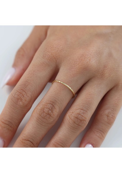 Nisera Frigg Minimal Altın Yüzük