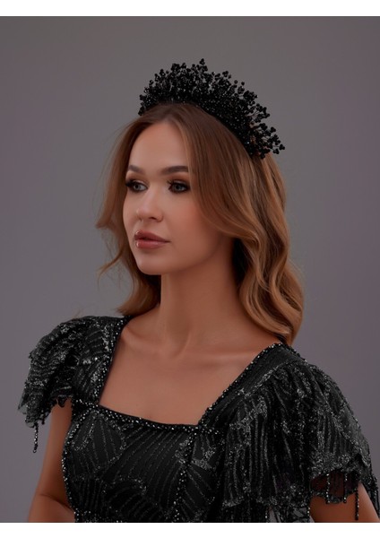 Kristal Taş Detaylı Işıltılı Gelin Tacı – Zarif ve Gösterişli Tasarım