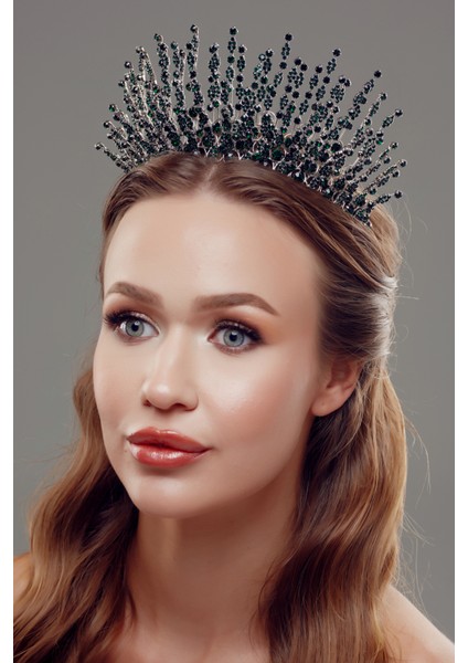 Kristal Taşlı Gösterişli Gelin Tacı – Işıltılı ve Zarif Tasarım