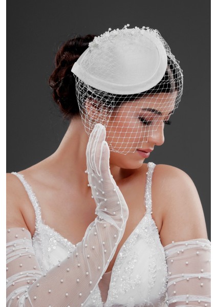 Inci Taş Detaylı Beyaz Nikah Kepi – File Duvaklı Gelin Aksesuarı