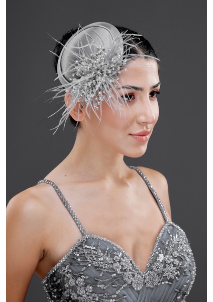 Tüy ve Inci Detaylı Nikah Kepi – Nişan, Düğün ve Özel Davet Aksesuarı