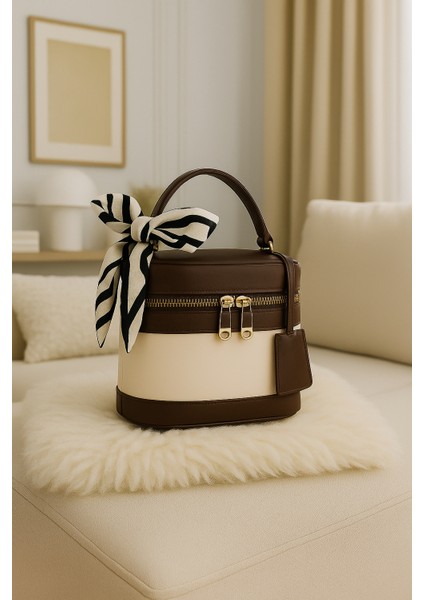 Kadın Dikdörtgen Formlu Çapraz Askılı El ve Omuz Çantası Melina fırsatları